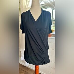 NWT! NEW YORK & COMPANY BLACK TOP
SIZE: LARGE